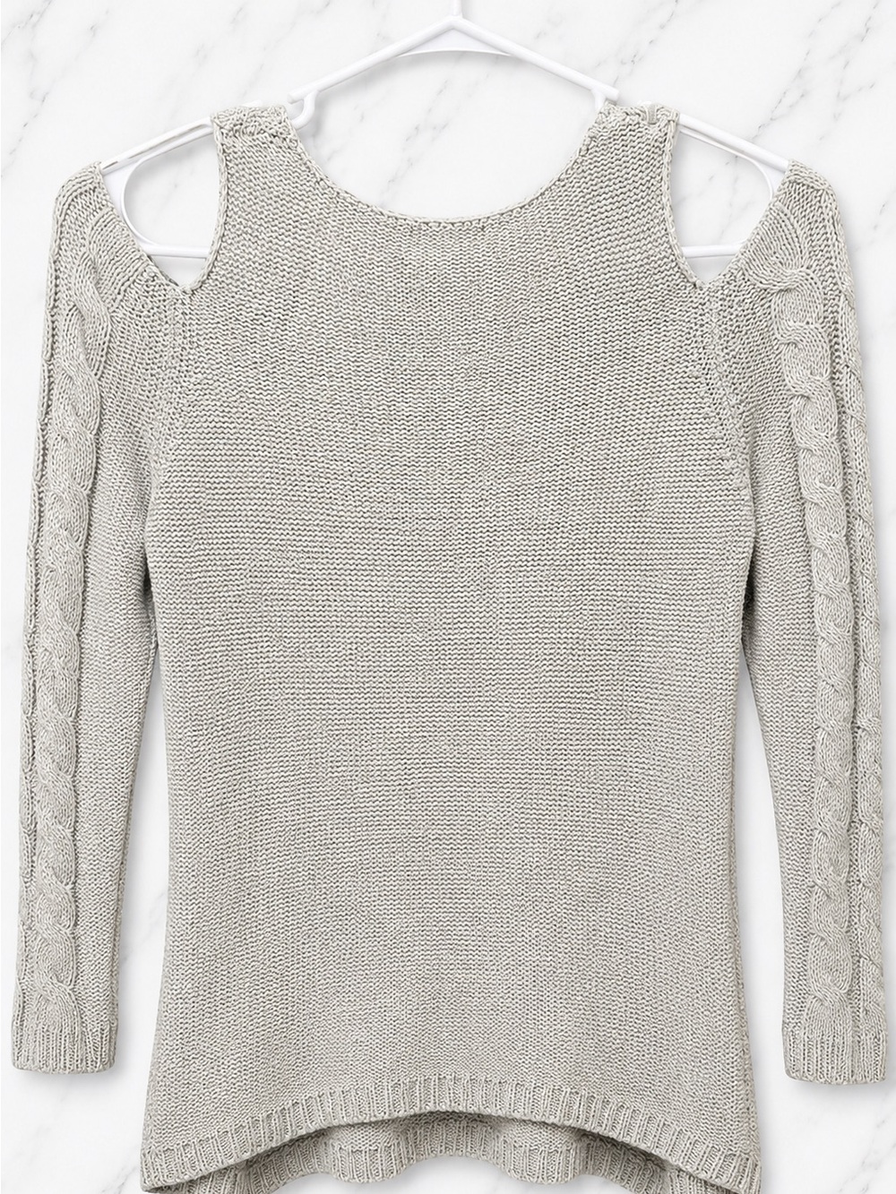 VENUS Grey Cable Knit V-Neck Cold Shoulder Cutout Sweater Pullover | Medium⁠ - Picture 2 of 3